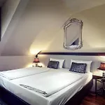 Ambiance Rivoli ホテル 4*