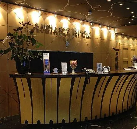Ambiance Rivoli מלון