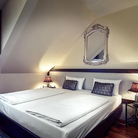 Ambiance Rivoli Hotel 4*